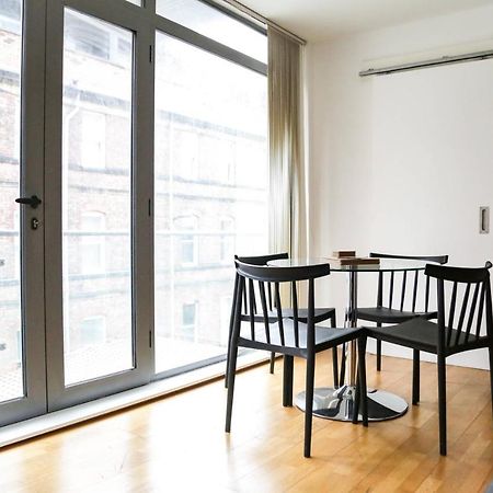 Serviced Apartment In Liverpool City Centre - Free Parking - Balcony - By Happy Days Exterior foto