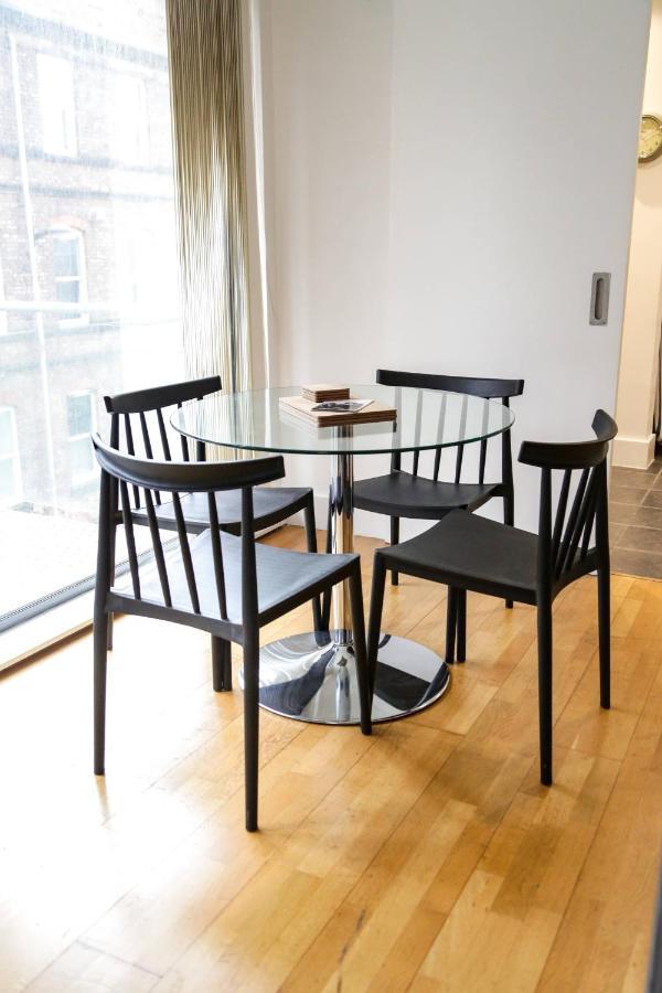 Serviced Apartment In Liverpool City Centre - Free Parking - Balcony - By Happy Days Exterior foto